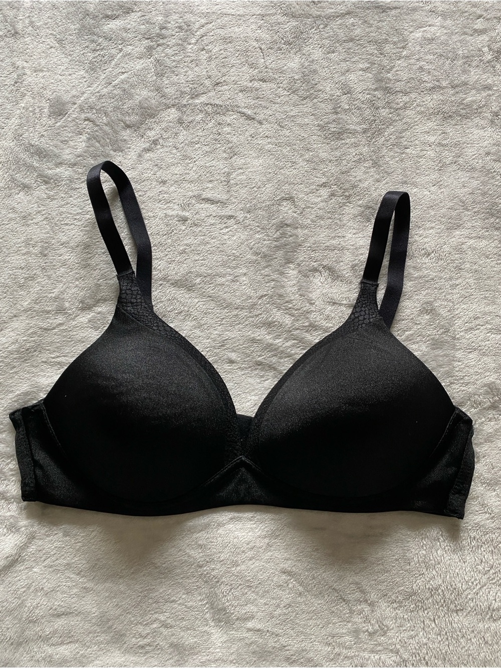 Warner’s Blissful Benefits Wireless Lift Bra 36B Black NWT Back Smoothing